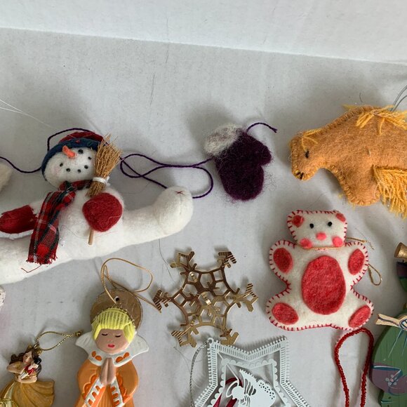 Lot of 38 Vintage Christmas Ornaments Santa Angel Cow Heart Star Bell Stocking - Picture 12 of 15